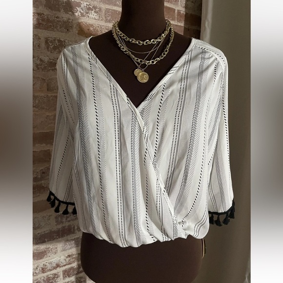 Lavender Fields Black & White Boho Faux Wrap Blouse- Small - Picture 1 of 8